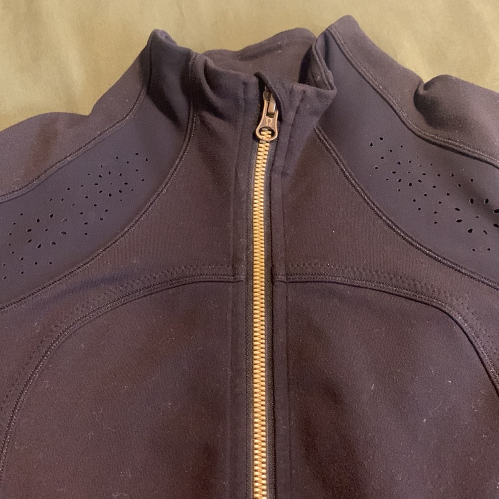 Lululemon Forme Black Laser Cut Define Jacket Gold Hardware - Picture 4 of 4